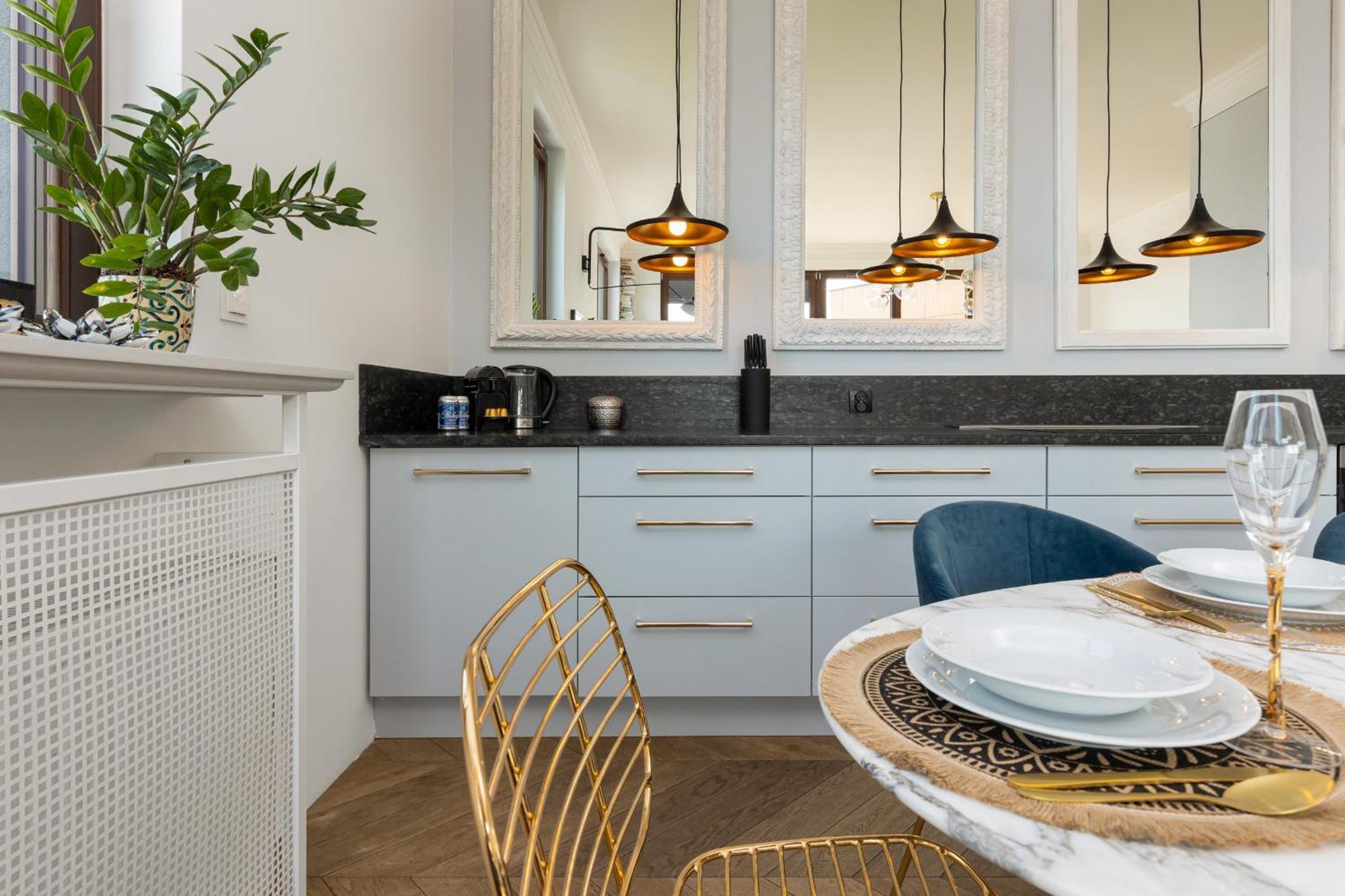 Royal Garden Apartment In Wilanow By Renters Prestige وارسو المظهر الخارجي الصورة